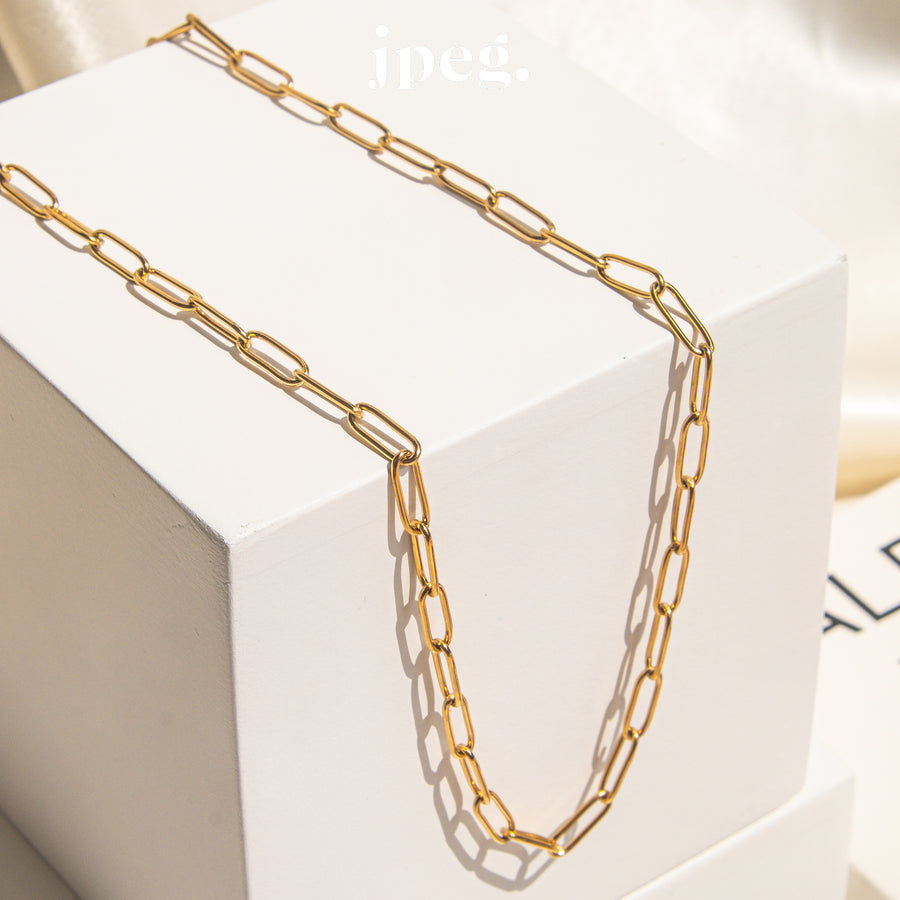 (Stainless) gold paperclip necklace
