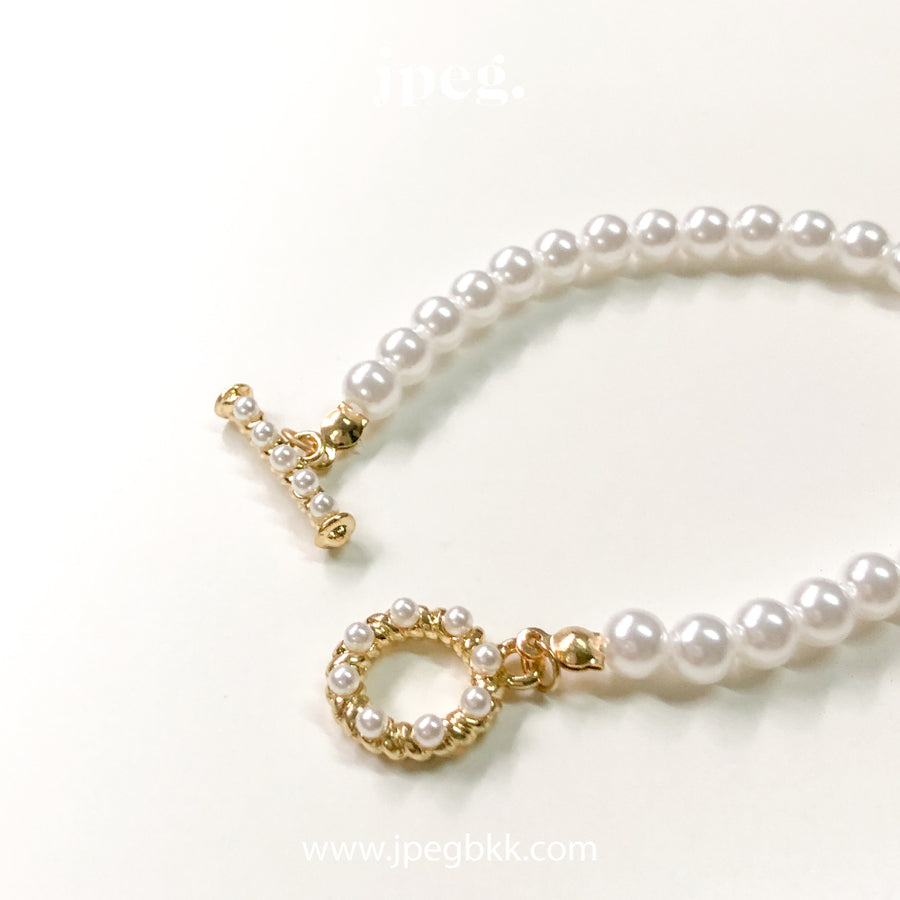 goldy pearl bracelet
