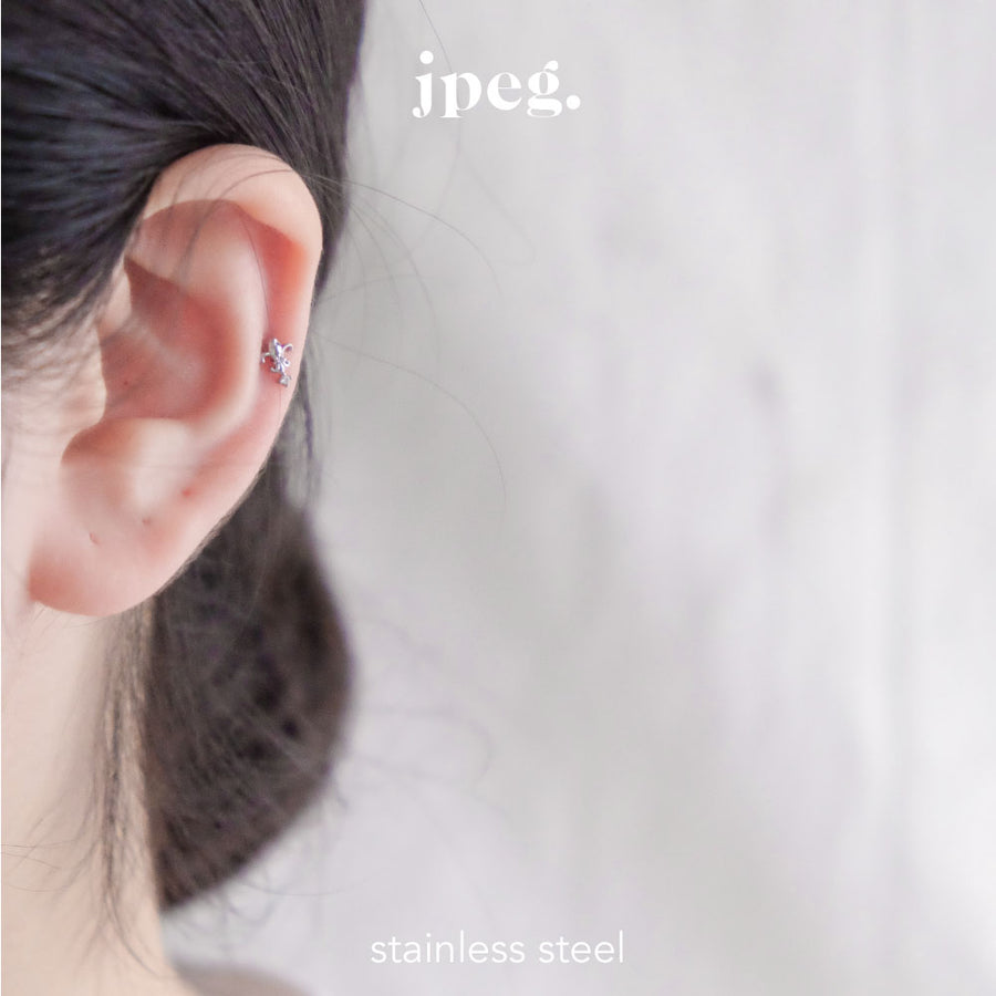 (stainless) iris piercing